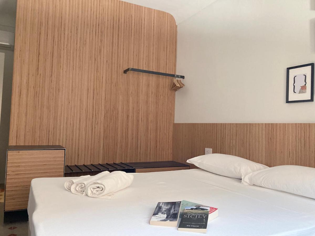 Sognalibro Bed&Books Bed and Breakfast Ragusa Eksteriør billede